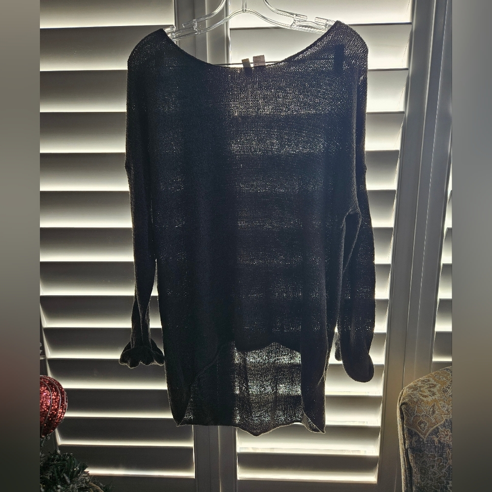Divided knit top size medium
